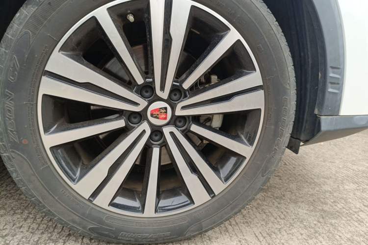 Used Roewe RX5 2020 20T Automatic 4G Connect Superior Flagship Edition Right Front Wheel Hub