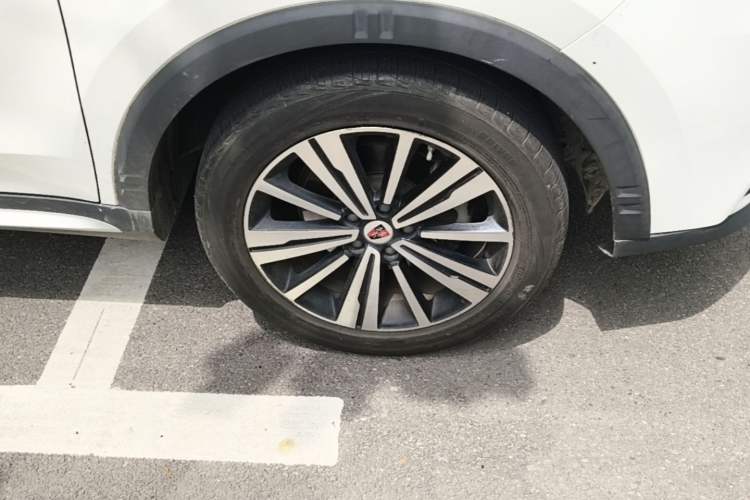 Used Roewe RX5 2020 20T Automatic 4G Connect Superior Flagship Edition Right Front Wheel Hub