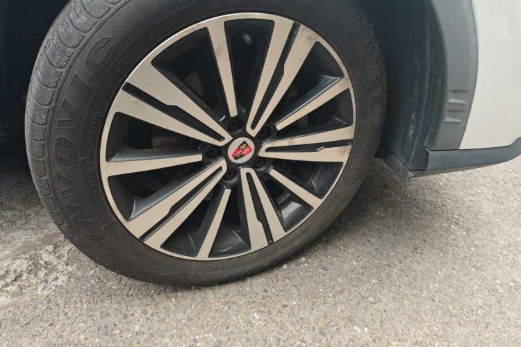 Used Roewe RX5 2020 20T Automatic 4G Connect Superior Flagship Edition Right Front Wheel Hub