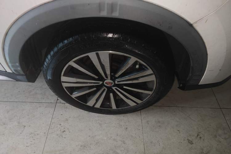 Used Roewe RX5 2020 20T Automatic 4G Connected Million Edition Right Front Wheel Hub