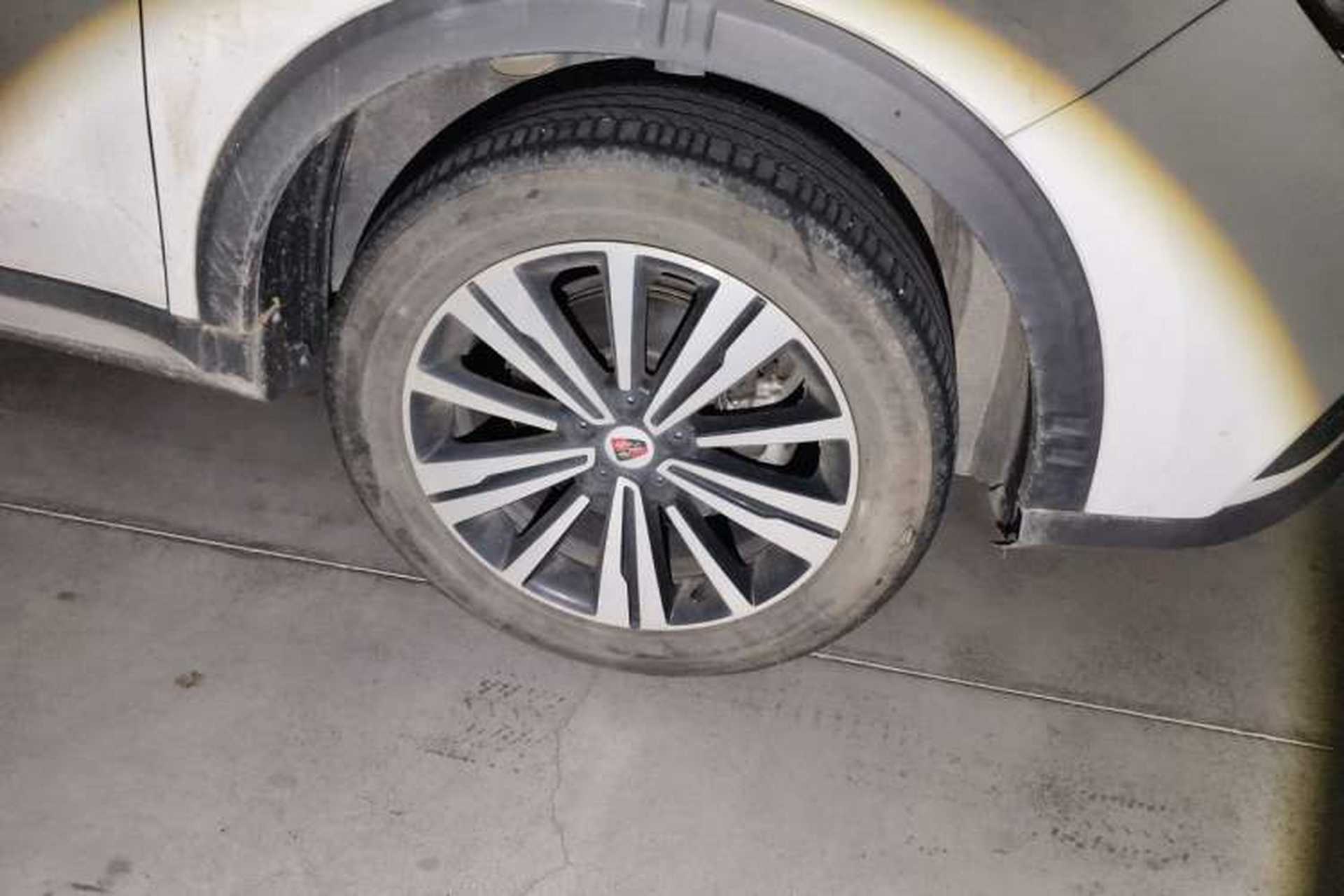 Used Roewe RX5 2020 20T Automatic Ali Smart Connectivity Beyond Intelligent Edition Right Front Wheel Hub