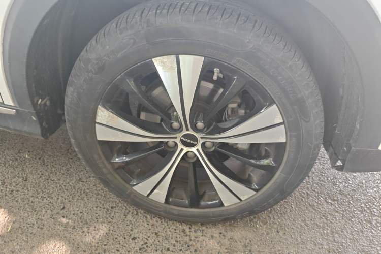 Used Roewe RX5 2020 PLUS 300TGI Automatic Ali National Trend Flagship Edition Right Front Wheel Hub