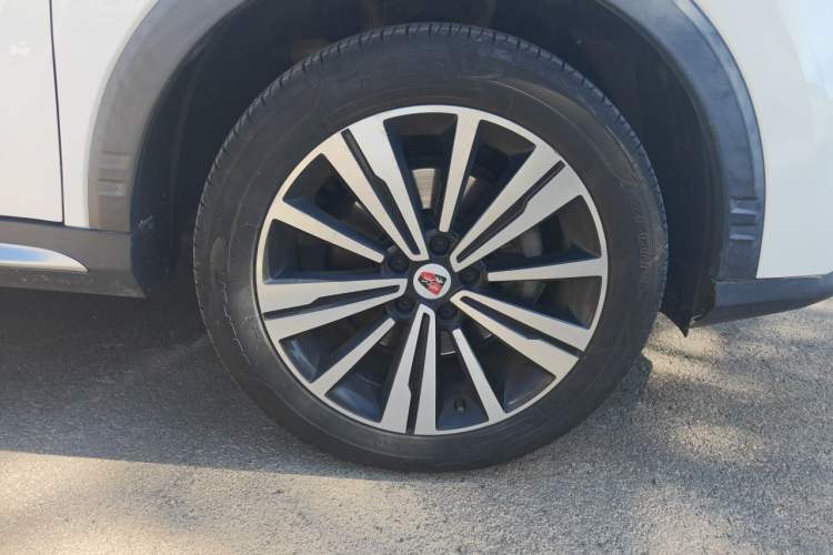 Used Roewe RX5 2020 20T Automatic 4G Connect Superior Flagship Edition Right Front Wheel Hub
