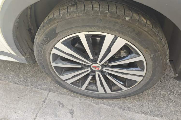 Used Roewe RX5 2020 20T Automatic 4G Connect Superior Flagship Edition Right Front Wheel Hub