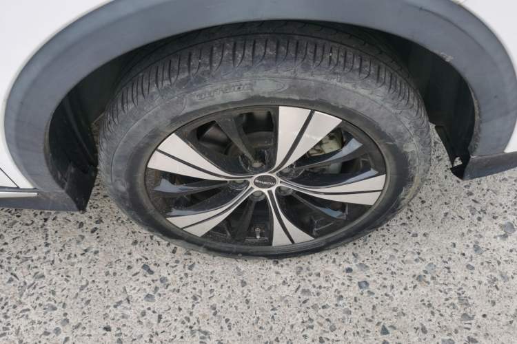 Used Roewe RX5 2020 PLUS 300TGI Automatic Ali National Style Luxury Edition Right Front Wheel Hub