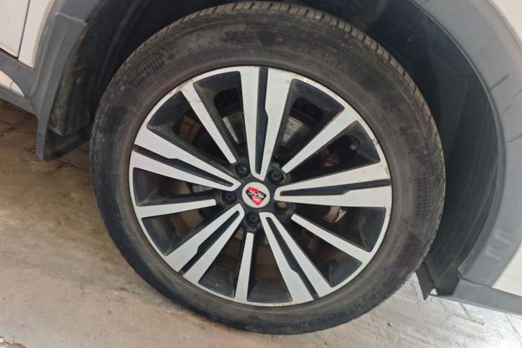 Used Roewe RX5 2020 20T Automatic 4G Connect Superior Flagship Edition Right Front Wheel Hub