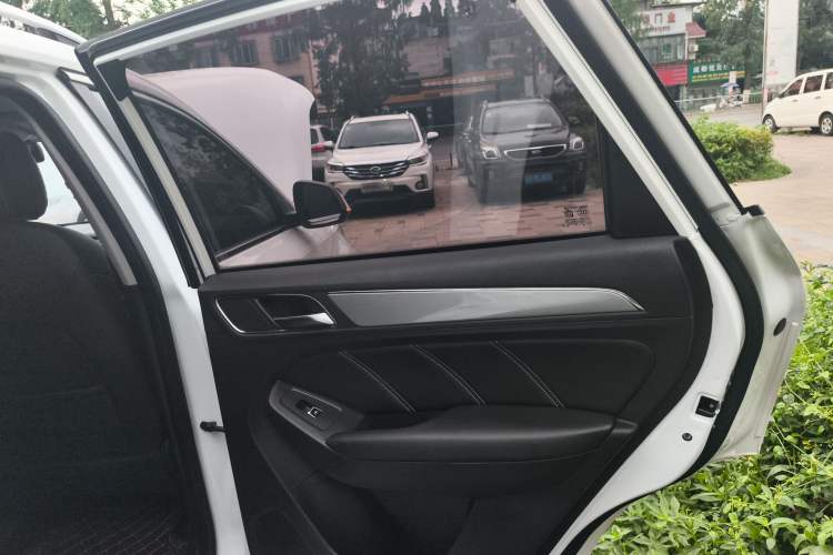 Used Roewe RX5 2020 20T Automatic 4G Connect Superior Flagship Edition Right Rear Door Interior