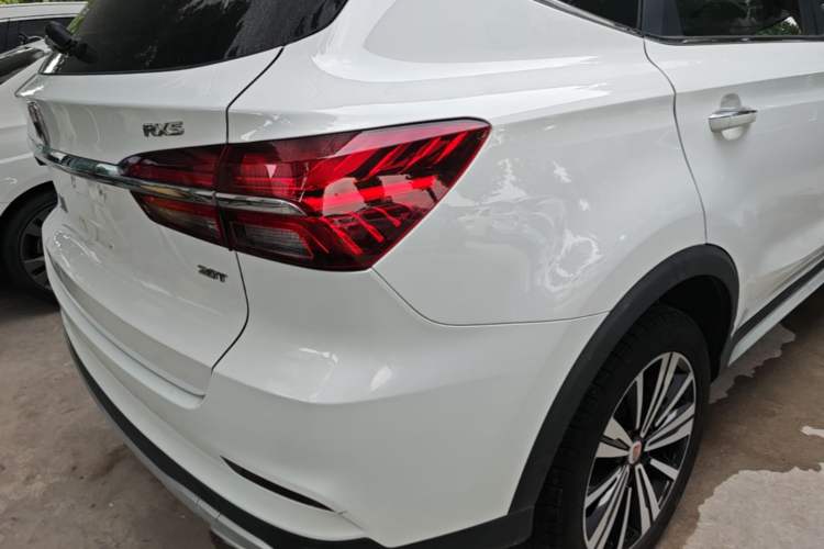 Used Roewe RX5 2020 20T Automatic 4G Connect Superior Flagship Edition Right Rear Taillight