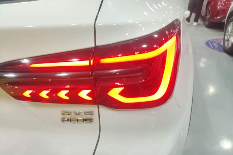 Used Roewe RX5 2020 PLUS 300TGI Automatic Ali National Style Luxury Edition Right Rear Taillight