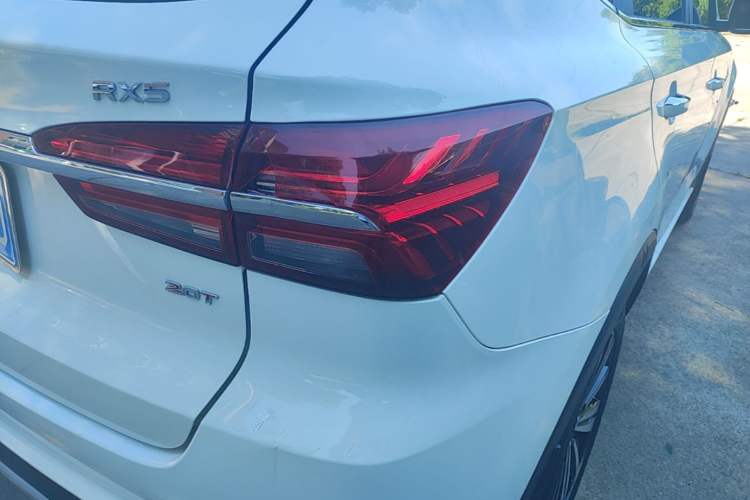 Used Roewe RX5 2020 20T Automatic 4G Connect Superior Flagship Edition Right Rear Taillight
