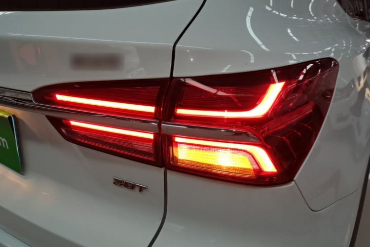Used Roewe RX5 2020 20T Automatic 4G Connect Superior Flagship Edition Right Rear Taillight