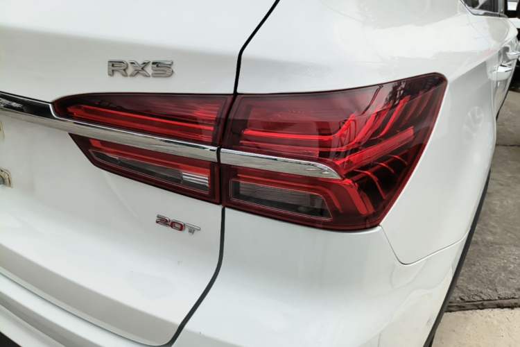 Used Roewe RX5 2020 20T Automatic 4G Connect Superior Flagship Edition Right Rear Taillight