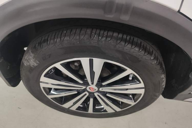 Used Roewe RX5 2020 20T Automatic 4G Connect Superior Flagship Edition Right Rear Wheel Hub