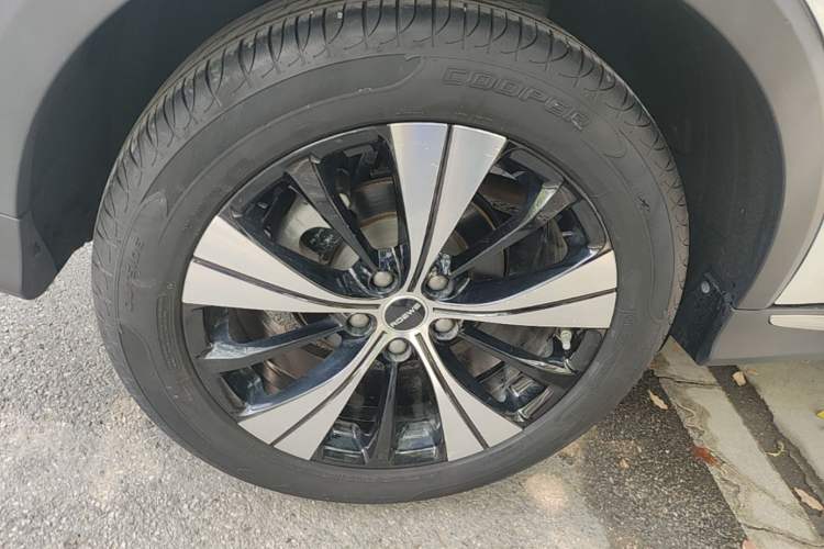 Used Roewe RX5 2020 PLUS 300TGI Automatic Ali National Trend Flagship Edition Right Rear Wheel Hub