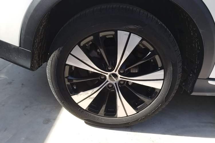 Used Roewe RX5 2020 PLUS 300TGI Automatic Ali New Year Special Edition Right Rear Wheel Hub