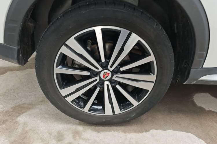 Used Roewe RX5 2020 20T Automatic 4G Connect Superior Flagship Edition Right Rear Wheel Hub