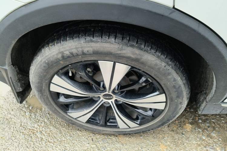 Used Roewe RX5 2020 PLUS 300TGI Automatic Ali New Year Special Edition Right Rear Wheel Hub
