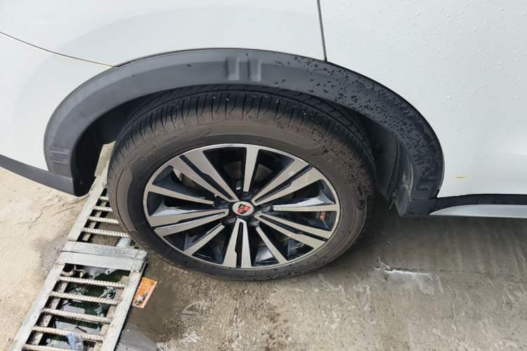 Used Roewe RX5 2020 20T Automatic 4G Connect Superior Flagship Edition Right Rear Wheel Hub