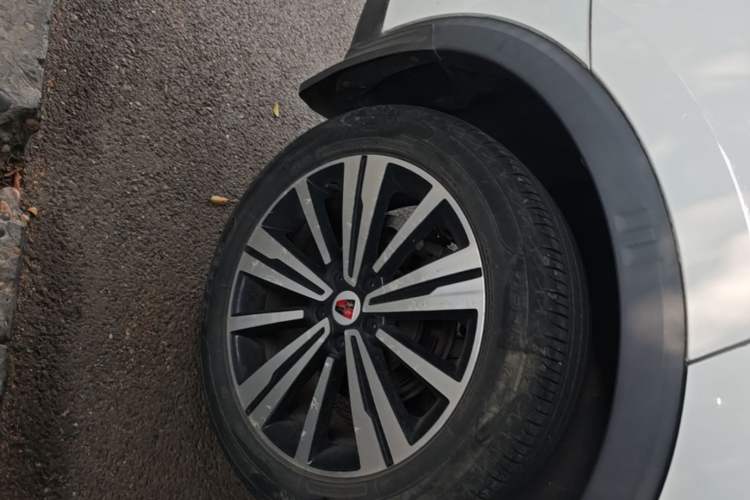 Used Roewe RX5 2020 20T Manual 4G Connect Super-Luxury Flagship Edition Right Rear Wheel Hub