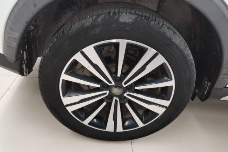 Used Roewe RX5 2020 20T Automatic 4G Connect Superior Flagship Edition Right Rear Wheel Hub