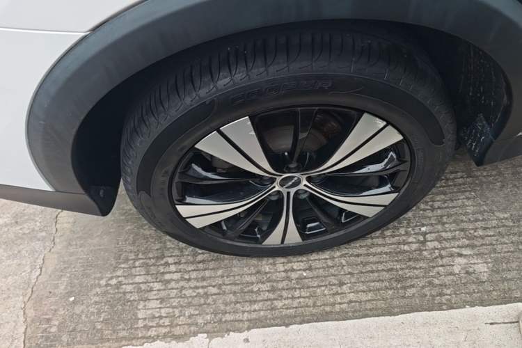 Used Roewe RX5 2020 PLUS 300TGI Automatic Ali New Year Special Edition Right Rear Wheel Hub