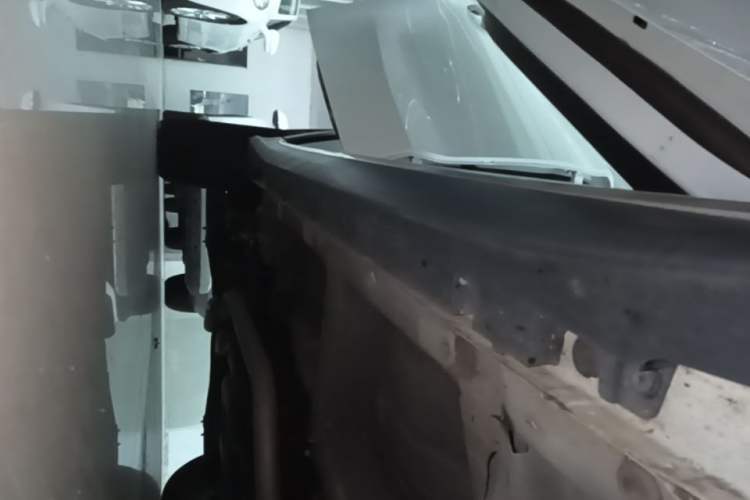 Used Roewe RX5 2020 PLUS 300TGI Automatic Ali New Year Special Edition Right Side Sill