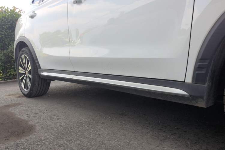 Used Roewe RX5 2020 20T Automatic 4G Connect Excellence Edition Right Side Sill