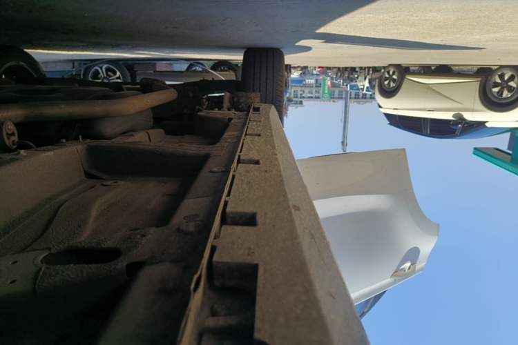 Used Roewe RX5 2020 20T Automatic 4G Connected Million Edition Right Side Sill