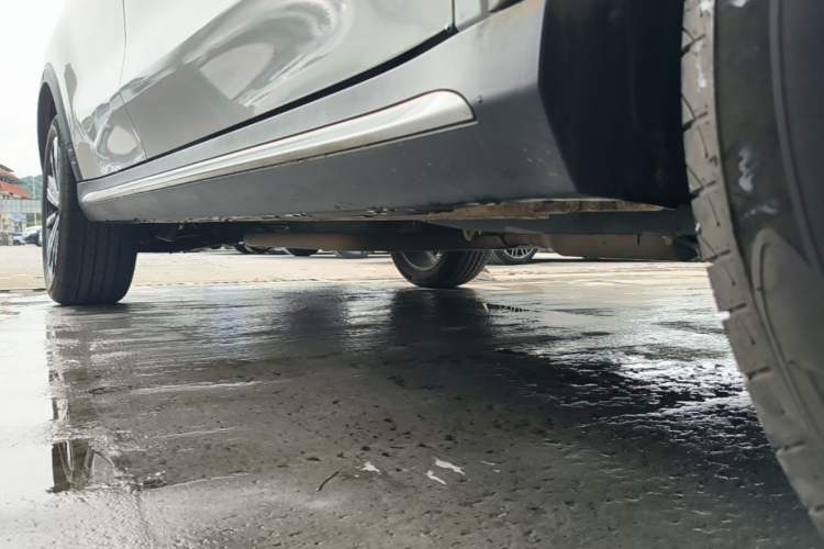 Used Roewe RX5 2020 20T Automatic 4G Connect Superior Flagship Edition Right Side Sill