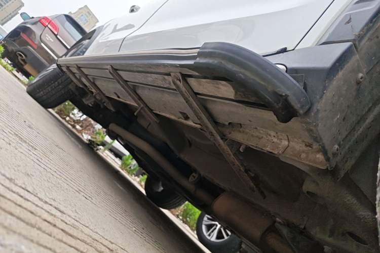 Used Roewe RX5 2020 20T Automatic 4G Connected Million Edition Right Side Sill