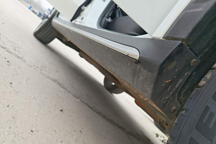 Used Roewe RX5 2020 20T Automatic 4G Connected Million Edition Right Side Sill