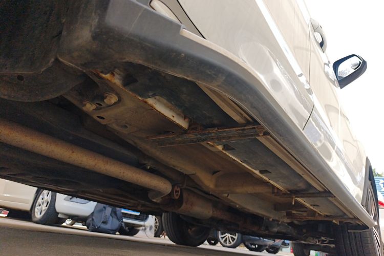Used Roewe RX5 2020 20T Automatic 4G Connected Million Edition Right Side Sill