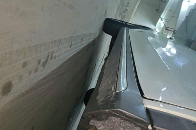 Used Roewe RX5 2020 20T Automatic 4G Connect Superior Flagship Edition Right Side Sill