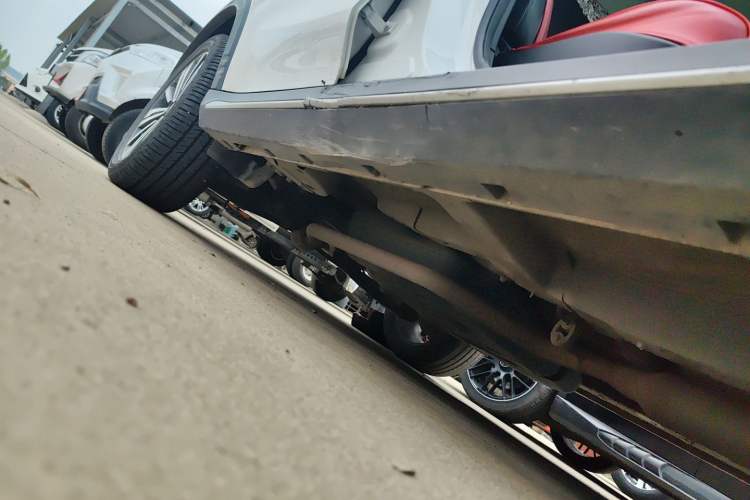 Used Roewe RX5 2020 20T Automatic 4G Connect Superior Flagship Edition Right Side Sill