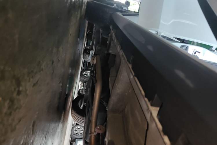 Used Roewe RX5 2020 20T Automatic 4G Connected Million Edition Right Side Sill
