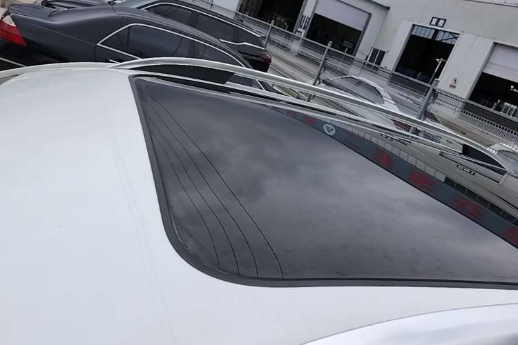Used Roewe RX5 2020 20T Automatic 4G Connect Superior Flagship Edition Roof