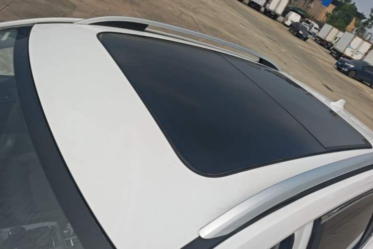 Used Roewe RX5 2020 20T Automatic 4G Connected Million Edition Roof