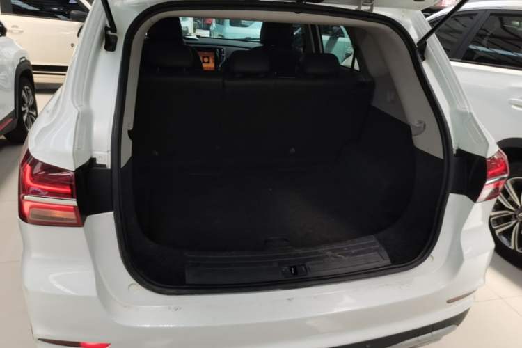 Used Roewe RX5 2020 20T Automatic 4G Connected Million Edition Trunk