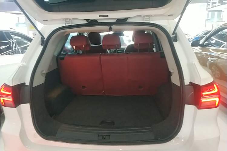 Used Roewe RX5 2020 20T Automatic 4G Connect Excellence Edition Trunk