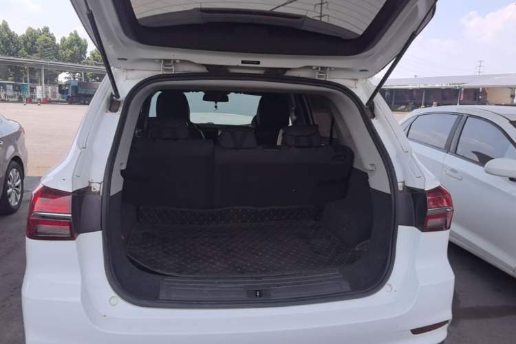 Used Roewe RX5 2020 20T Automatic 4G Connect Excellence Edition Trunk