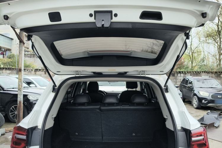 Used Roewe RX5 2020 PLUS 300TGI Automatic Ali New Year Special Edition Trunk