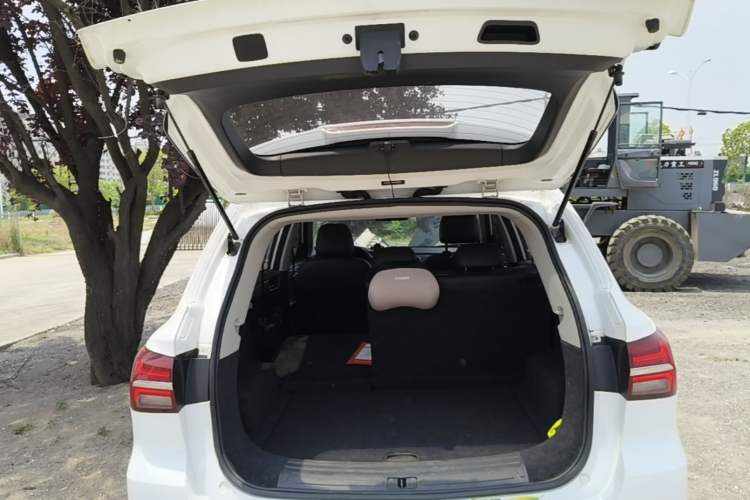 Used Roewe RX5 2020 20T Automatic 4G Connected Million Edition Trunk