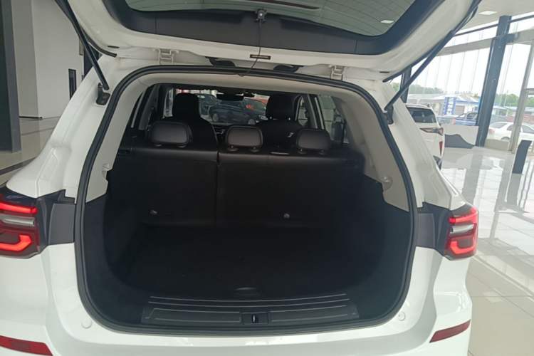 Used Roewe RX5 2020 PLUS 300TGI Automatic Ali National Style Luxury Edition Trunk