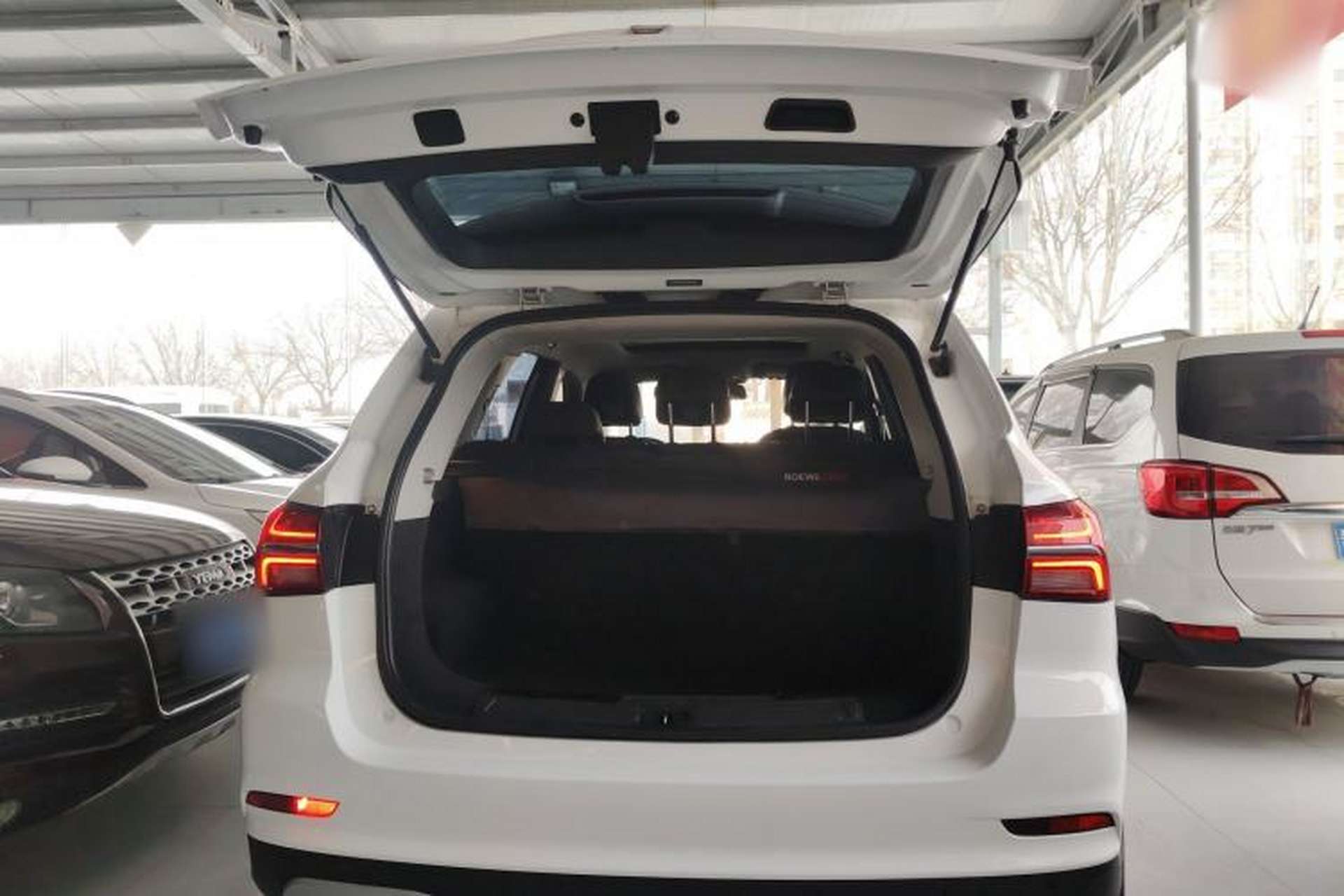 Used Roewe RX5 2020 20T Manual 4G Connect Super-Luxury Flagship Edition Trunk