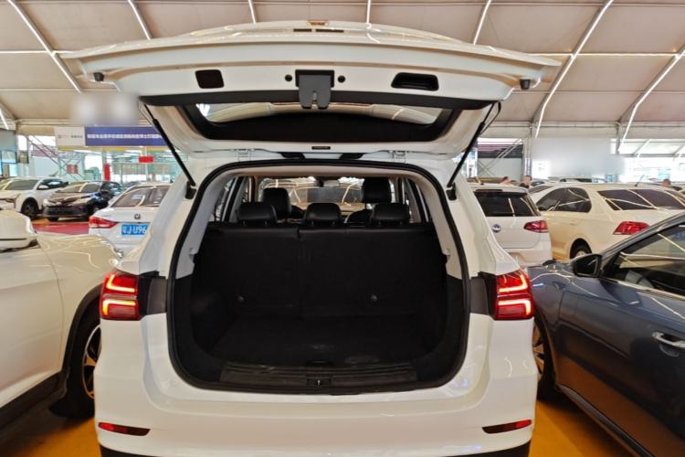 Used Roewe RX5 2020 20T Automatic 4G Connected Million Edition Trunk