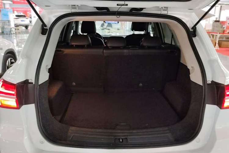 Used Roewe RX5 2020 20T Automatic 4G Connected Million Edition Trunk