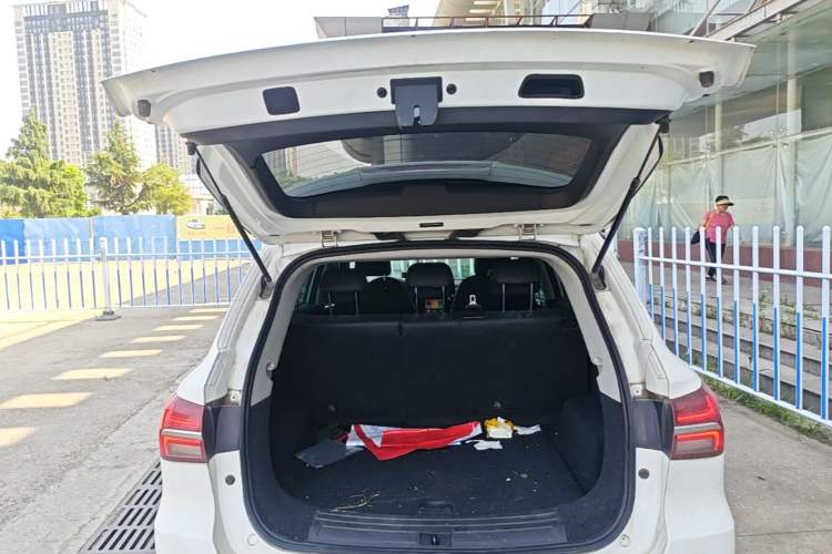 Used Roewe RX5 2020 20T Automatic 4G Connected Million Edition Trunk