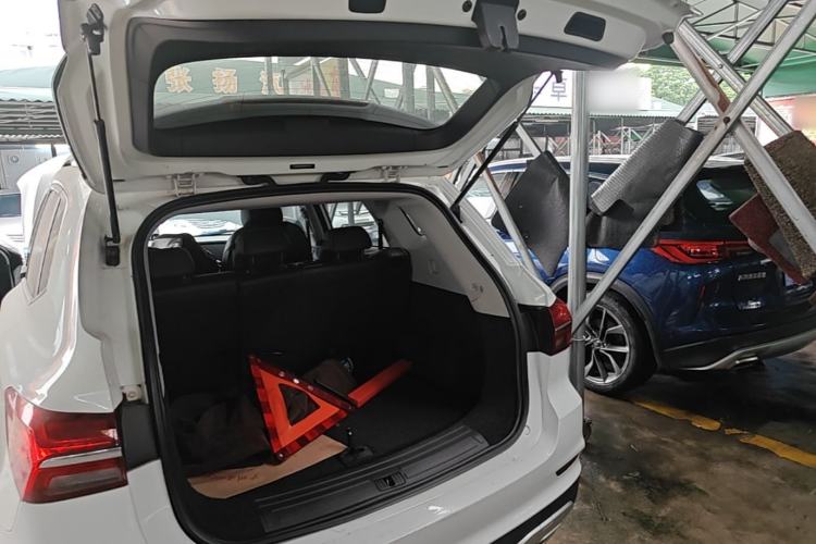 Used Roewe RX5 2020 20T Automatic 4G Connected Million Edition Trunk