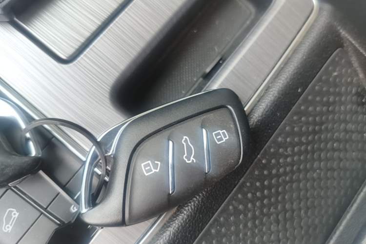 Used Roewe RX5 2020 PLUS 300TGI Automatic Ali National Trend Flagship Edition Vehicle Key