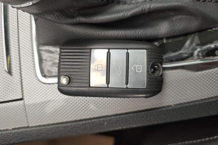 Used Roewe RX5 2020 20T Automatic 4G Connect Superior Flagship Edition Vehicle Key